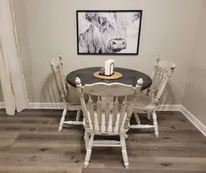 Clean & Quiet Carriage House - 10 Min to Airport - Image 4