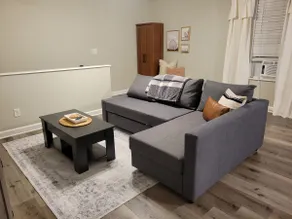 Clean & Quiet Carriage House - 10 Min to Airport - Image 5