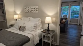 Clean & Quiet Carriage House - 10 Min to Airport - Image 2