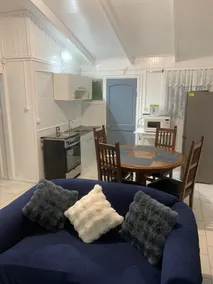House minutes from downtown and outlet. New to Airbnb - Image 5