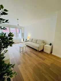 City Home : 2 chambres, Parking gratuit, Central - Image 4