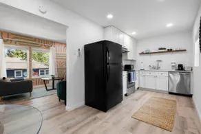 *NEW* The Cozy Canvas Casita in Downtown Mckinney - Image 4