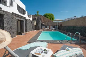 3 bedroom Villa Venus Jupiter and Neptune with private heated pool - Image 2