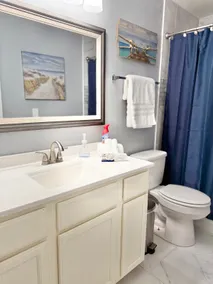 Recently Updated Trendy Biloxi Beach Condo - Image 3