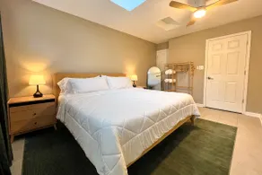 10 min to Union Station • Main-Level+Private Patio - Image 2