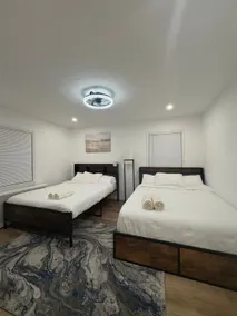 Luxury Apt w/ Ambient Lighting & Designer Comfort - Image 5