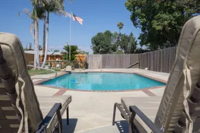 Pool home in heart of Riverside nearCBU EV charger - Image 4
