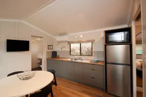 Modern Dog Friendly - 2 Bedroom Cabin (sleeps 4) - Image 2