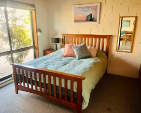 Cute and cosy coastal unit - Image 2