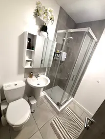 Apartment in south yorkshire Central location - Image 4