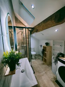 Prestige house in the heart of Burgundy wines - Image 3