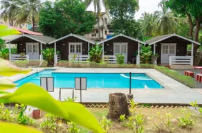 Meadow Hollow - Peaceful Cottage with pool view - Image 2