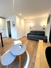 Cozy renovated studio in the heart of Bourg - Image 2