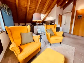 Studio with king size bed + private parking - Image 2