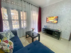 Central, cozy and tidy room by Acacia mall - Image 5