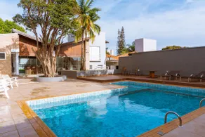 Family, friends, swimming pool, and unforgettable moments - Image 5