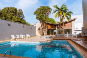 Family, friends, swimming pool, and unforgettable moments - Image 2