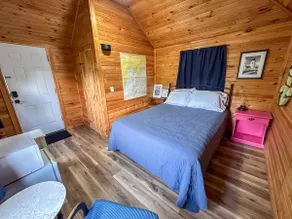 Queen bed cabin, The Anchorage 4 - Image 4