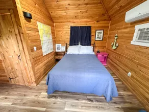 Queen bed cabin, The Anchorage 4 - Image 5