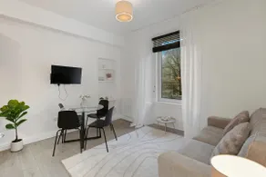 Stylish 1 Bed Edinburgh City Centre Apartment - Image 2