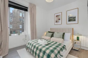 Stylish 1 Bed Edinburgh City Centre Apartment - Image 3