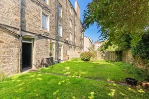 Stylish 1 Bed Edinburgh City Centre Apartment - Image 5