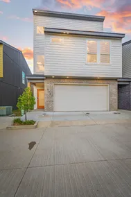 Brass House•85”TV-King•Garage•Green Egg•Fast Wi-Fi - Image 2