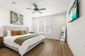Brass House•85”TV-King•Garage•Green Egg•Fast Wi-Fi - Image 5