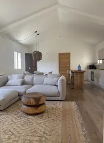 Peaceful house close to the sea, with a swimming pool - Image 2