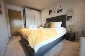 Modern Leeds City Flat | Fast WiFi + Workspace - Image 3
