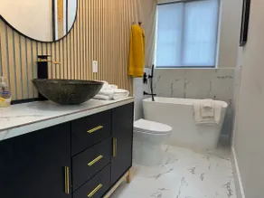 Private Studio Apt queen bed Japanese soaker Tub - Image 5