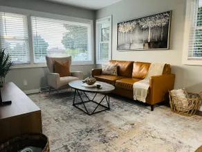 Mid-Century Modern Apartment - Image 3