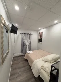 NY & World Cup Easy Commute | Newly Renovated Apt. - Image 3