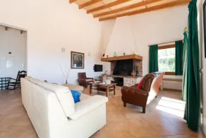 Relaxing Countryside Retreat with Pool & Panoramas - Image 2