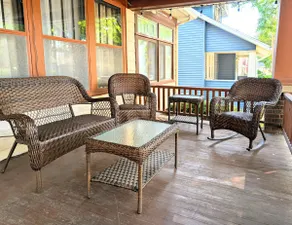 Beautiful 1923 Craftsman 5 Min to DT Garage 6Beds! - Image 5