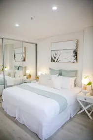 Coastal Bliss Retreat - King Bed Luxury - Secure Underground Parking - Image 4