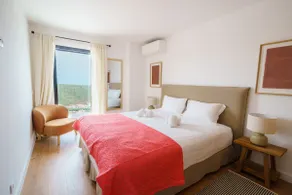 Bright & Stylish Retreat by the Sea Near Ericeira - Image 4