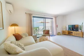Bright & Stylish Retreat by the Sea Near Ericeira - Image 2