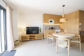Bright & Stylish Retreat by the Sea Near Ericeira - Image 3