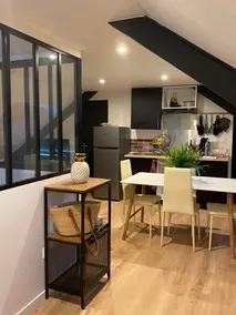 Atypical Loft | Glass Roof • Netflix • Private Parking - Image 2