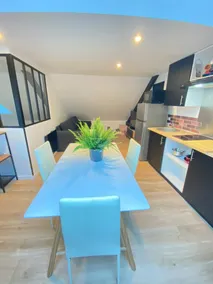 Atypical Loft | Glass Roof • Netflix • Private Parking - Image 3