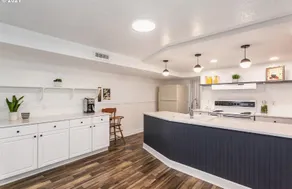 Huge 2BR + Office/ Sleeps Like a 3BR & Large Yard - Image 4