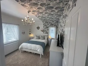 Riverside Cottage - Image 4