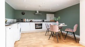 Central Cosy Harrogate Apartment - Image 5