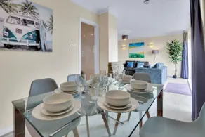 Saltdean Retreat + Private Parking - Image 2