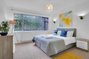 Saltdean Retreat + Private Parking - Image 5