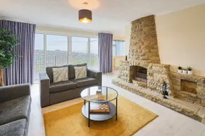 Saltdean Retreat + Private Parking - Image 4