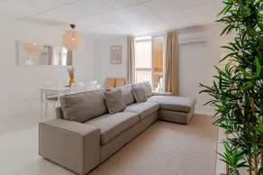 Centrally located, 2 double bedrooms, A/C • LC La Paz - Image 2