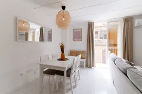 Centrally located, 2 double bedrooms, A/C • LC La Paz - Image 3