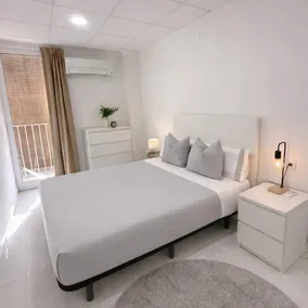 Centrally located, 2 double bedrooms, A/C • LC La Paz - Image 5